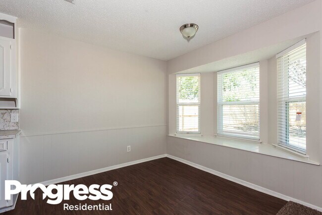 Building Photo - 6053 Herschel Dr