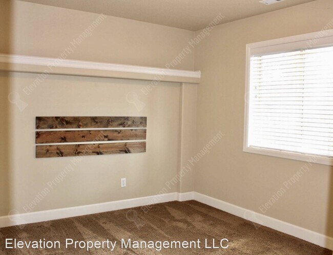 Building Photo - 3 br, 2.5 bath House - 20279 Schaeffer Dr