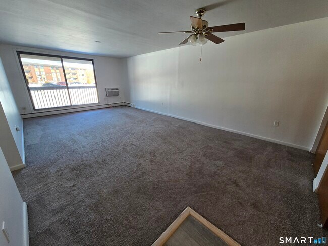 Foto del edificio - 1205 Cromwell Hills Dr