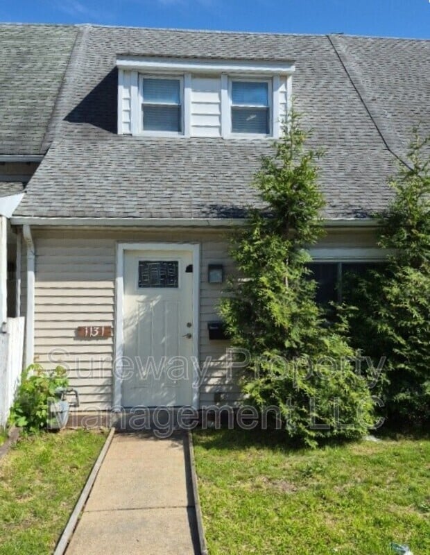 Building Photo - 1131 Sterling Ave