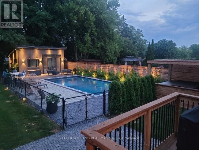 Building Photo - 49 Jennifer Crescent