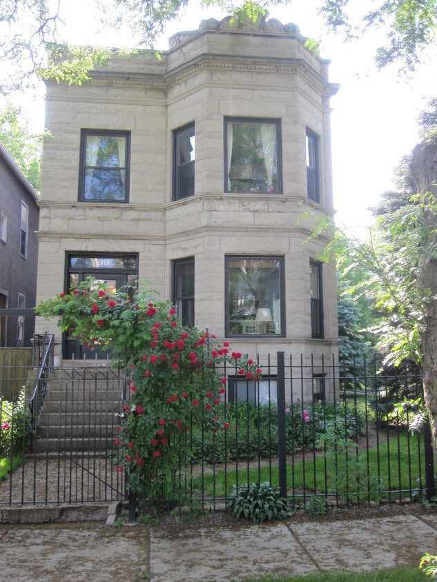 Primary Photo - 2718 N Mozart St