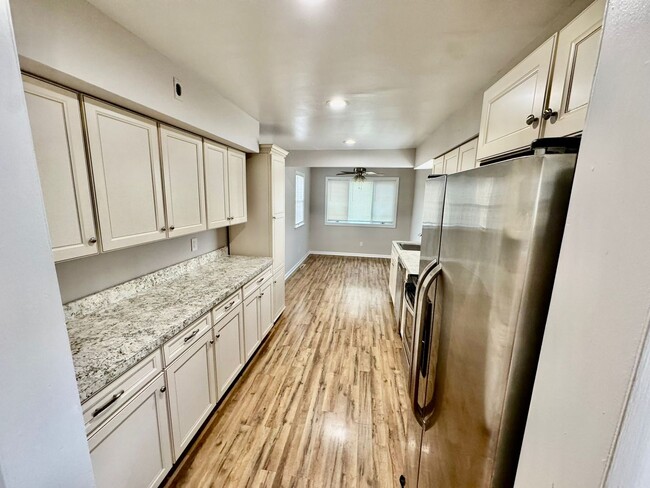 Building Photo - Charming 3-Bedroom Home for Rent in Runnem...