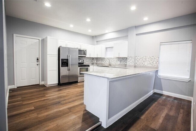 Foto del edificio - 504 W 35th St