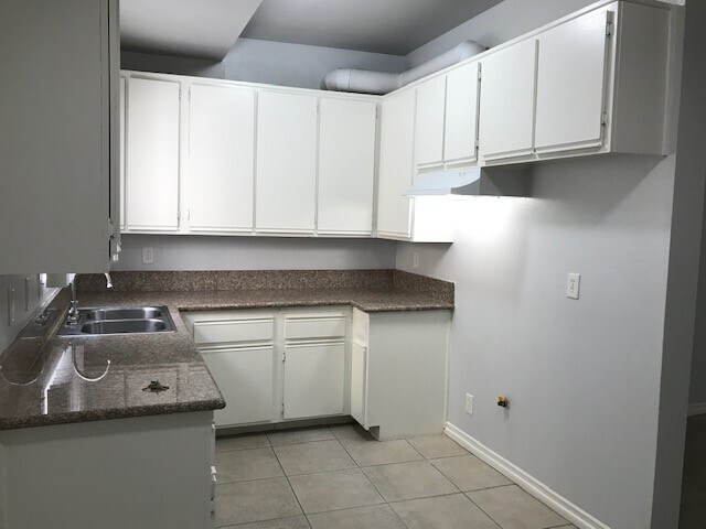 Building Photo - 127 S Avenue 64