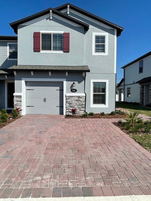 Front Driveway - 250 Cedar Bark Ln