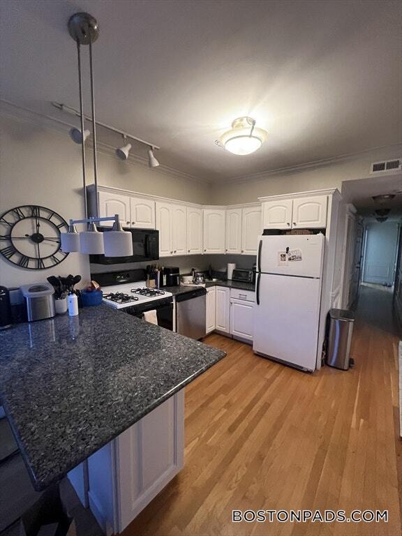 Foto del edificio - 190 L St