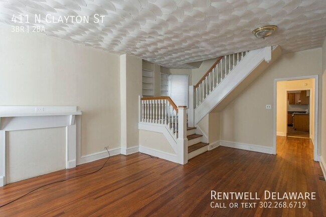 Foto del edificio - GORGEOUS TOWNHOME AVAILABLE SOON