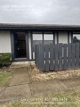 Building Photo - 406 Amhurst Dr