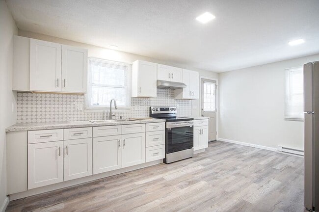 Building Photo - 1224 Page Blvd