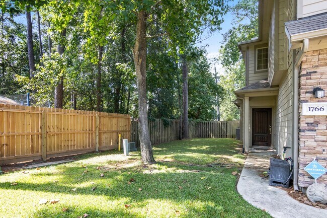Foto del edificio - 1766 Parkside Shrs Ln