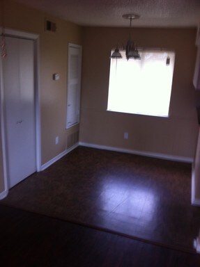 Building Photo - 2211 Richcreek Rd