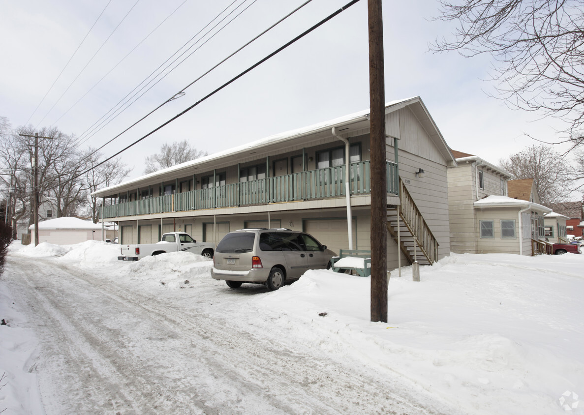 Primary Photo - 1323 S 10th St