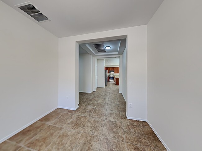 Building Photo - 568 W Camino Parilla