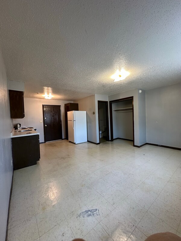 Foto del edificio - 320 Oak Ave N