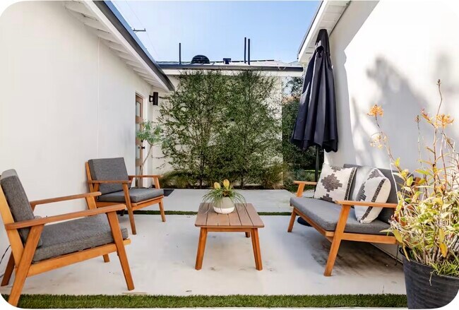 Patio delantero - 12812 Greene Ave