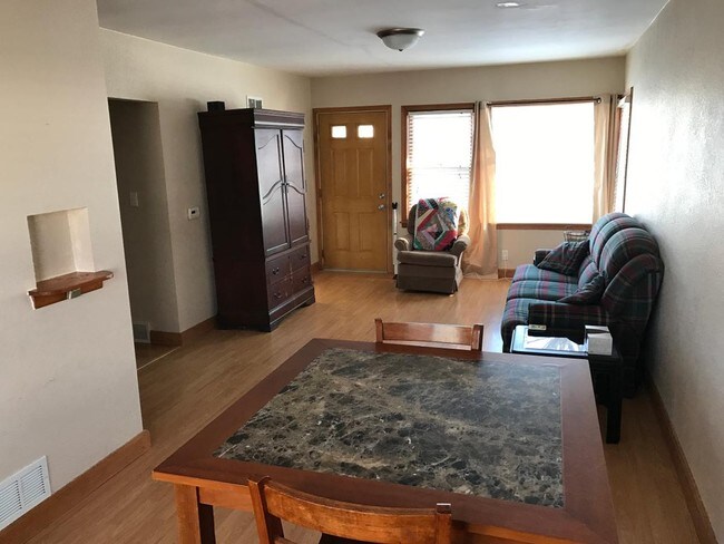 Foto del edificio - 1171 Bourland Ave