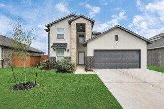 Building Photo - 1233 Scarlet Crk Dr