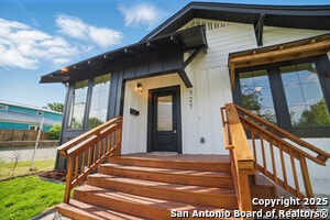 Building Photo - 727 Hammond Ave