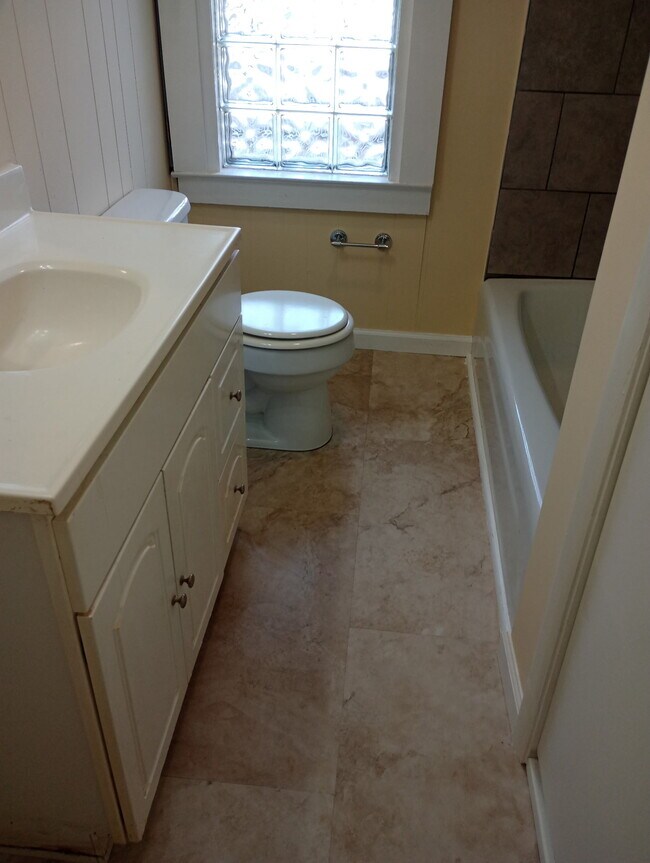 Foto del edificio - 108 E Chilhowie Ave