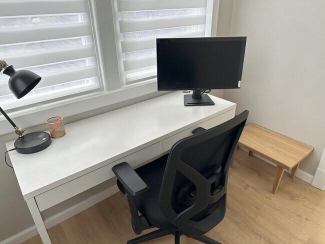 Foto del edificio - 5640 Beacon St