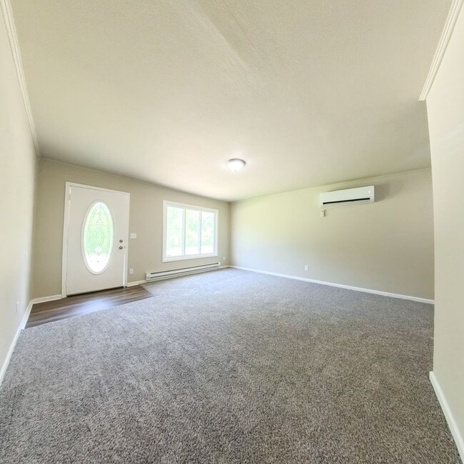 Building Photo - Updated 3 Bedroom with Attached Garage