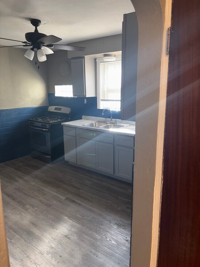 Foto del edificio - 1534 Orchid Ave