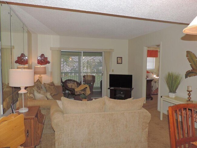 Building Photo - 18081 SE Country Club Dr