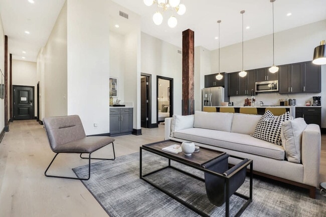 Building Photo - 1148 S Peters St