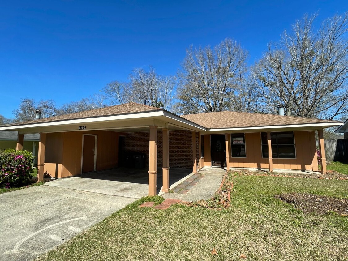 Primary Photo - House: Village St. George