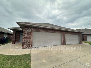 Building Photo - 1316 Garden Gate Dr