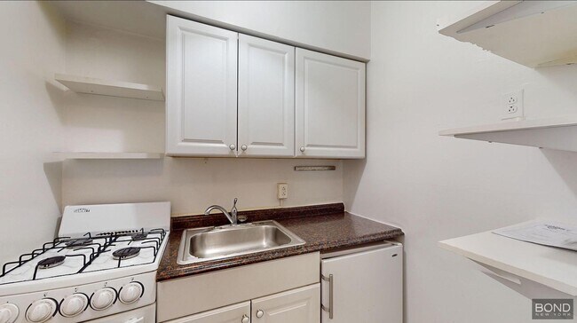 Foto del edificio - 227 E 11th St