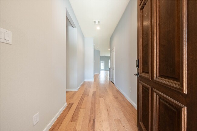 Building Photo - 18102 Humber River Ln
