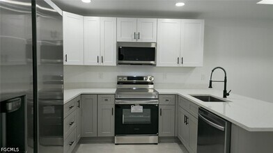 Building Photo - 4429 26th St SW