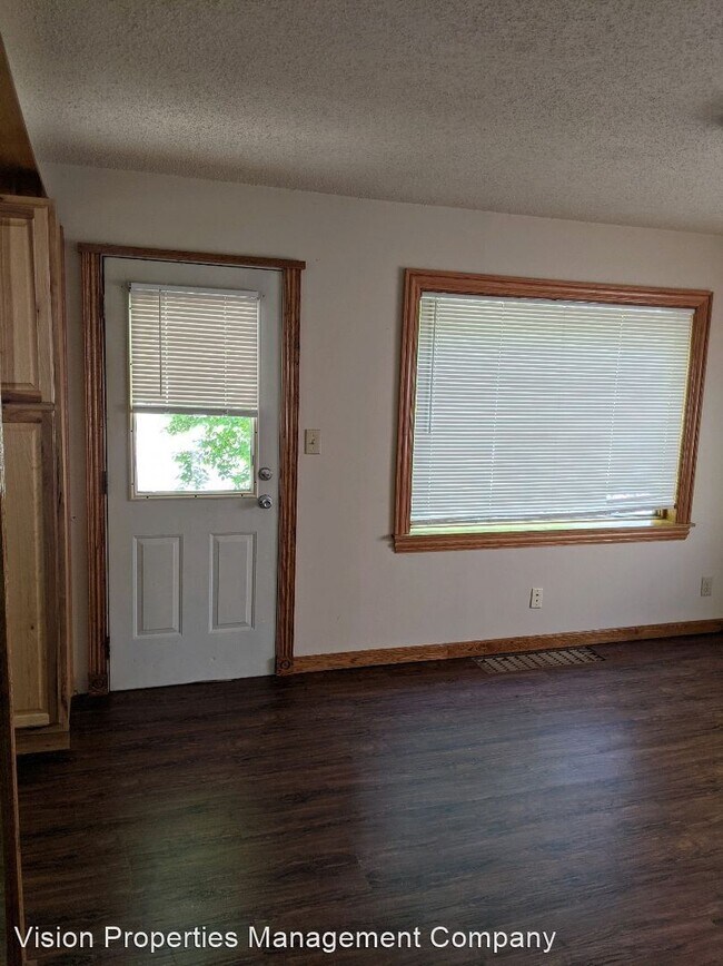 Building Photo - 4 br, 2 bath House - 1021 Birchmont Drive NE