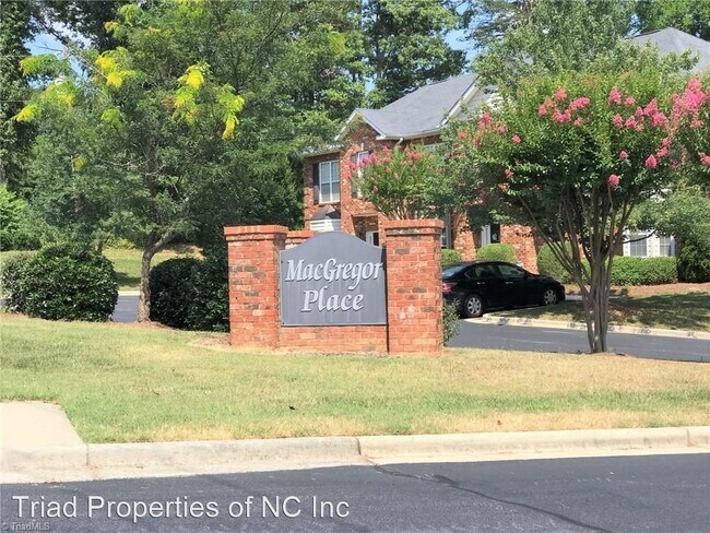 Foto del edificio - 2 br, 2 bath House - 5238 #Y Hilltop Rd