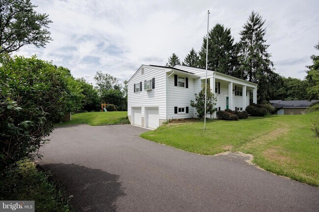 Foto del edificio - 3106 Hearthstone Rd