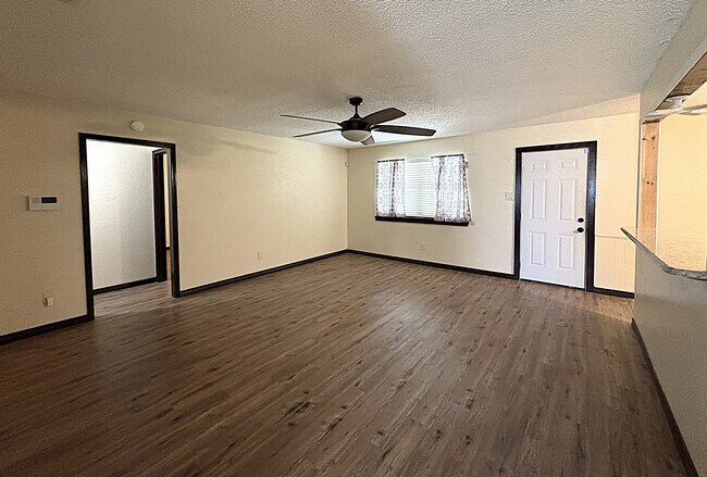 Foto del edificio - 613 County Road 4876