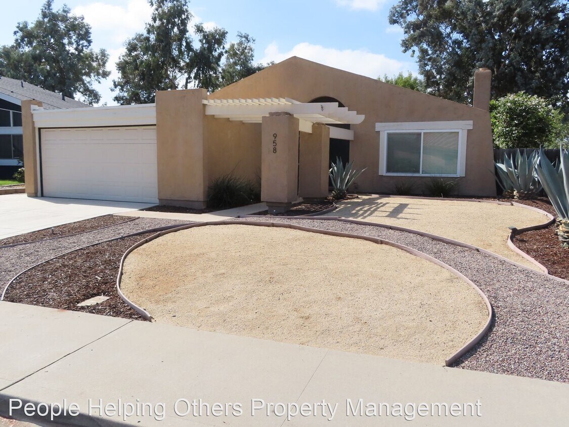 Primary Photo - 4 br, 2 bath House - 958 Valencia Court