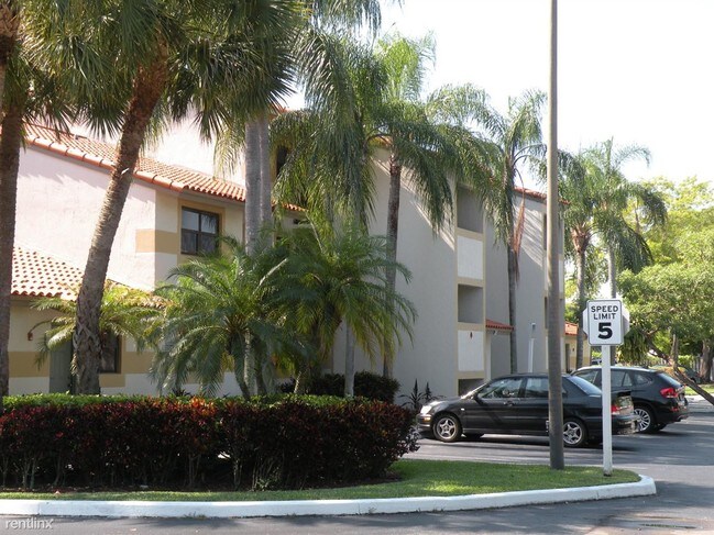 Building Photo - 9852 Nob Hill Ln