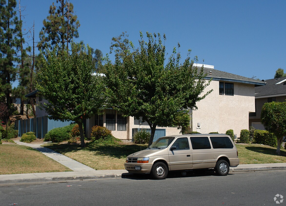Foto del edificio - 23021 Village Dr