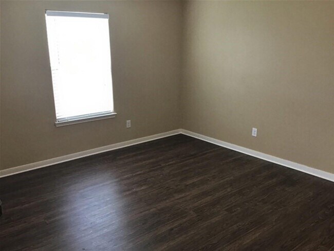 Building Photo - 6919 Rosebud Hollow Ln