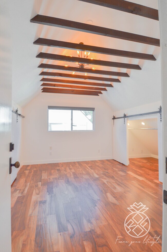 Building Photo - 519 Inverness Dr