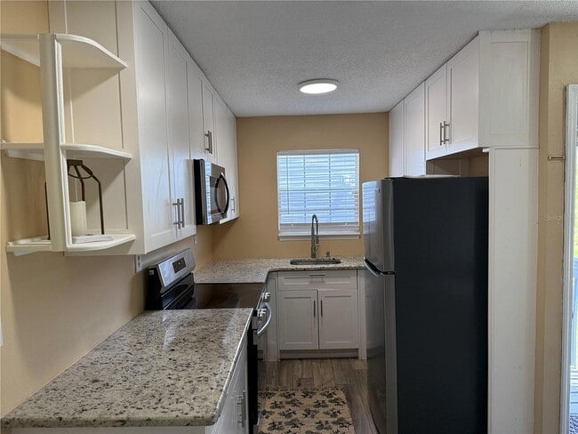 Building Photo - 313 Dirksen Dr