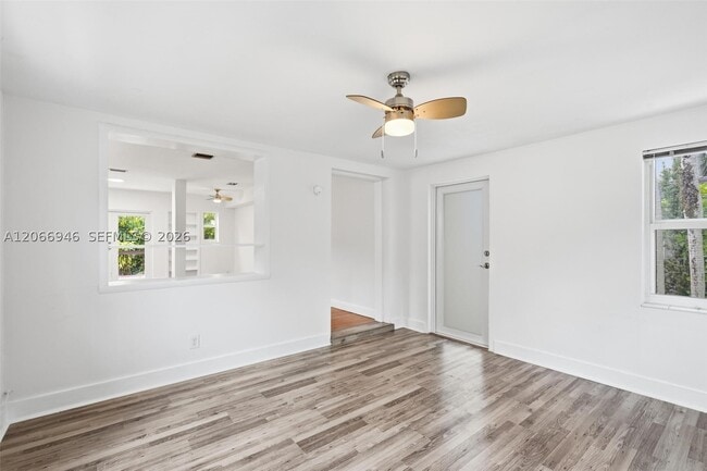 Building Photo - 2355 Overbrook St