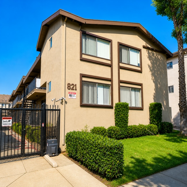Building Photo - 821 Glenway Drive