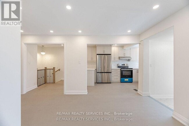 Building Photo - 8772 Wellington Rd 124