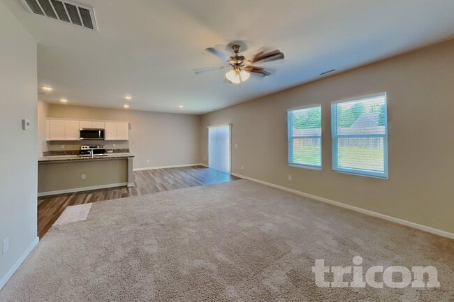 Building Photo - 130 Lynnridge Dr