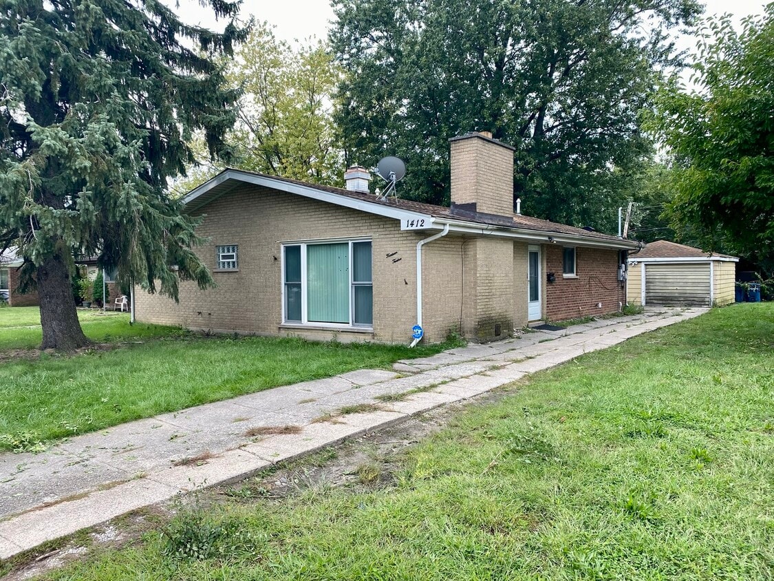 Primary Photo - 1412 Burnham Ave