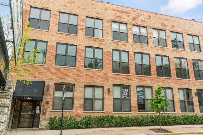 Foto del edificio - 1650 W Wrightwood Ave
